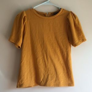 Quarter sleeve top